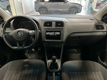 Volkswagen Polo, 2017г, передний привод, механика
