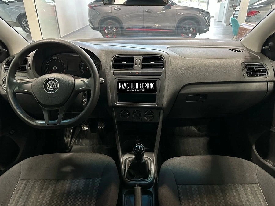 Volkswagen Polo, 2017г., передний привод, механика
