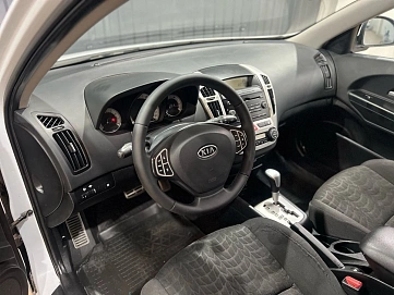 Kia Ceed, 2009г, передний привод, автомат