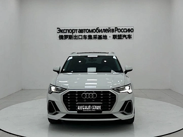 Audi Q3, 2022г, передний привод, робот