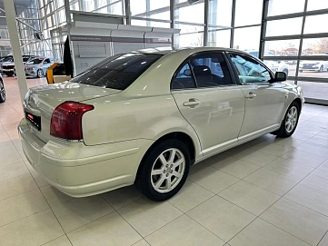 Toyota Avensis, 2004г, передний привод, автомат