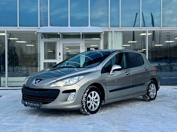 Peugeot 308, 2010г, передний привод, механика