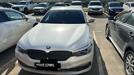 BMW 5 серии, 2018г, задний привод, автомат
