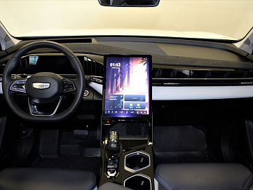 Geely Atlas, 2024г, передний привод, автомат