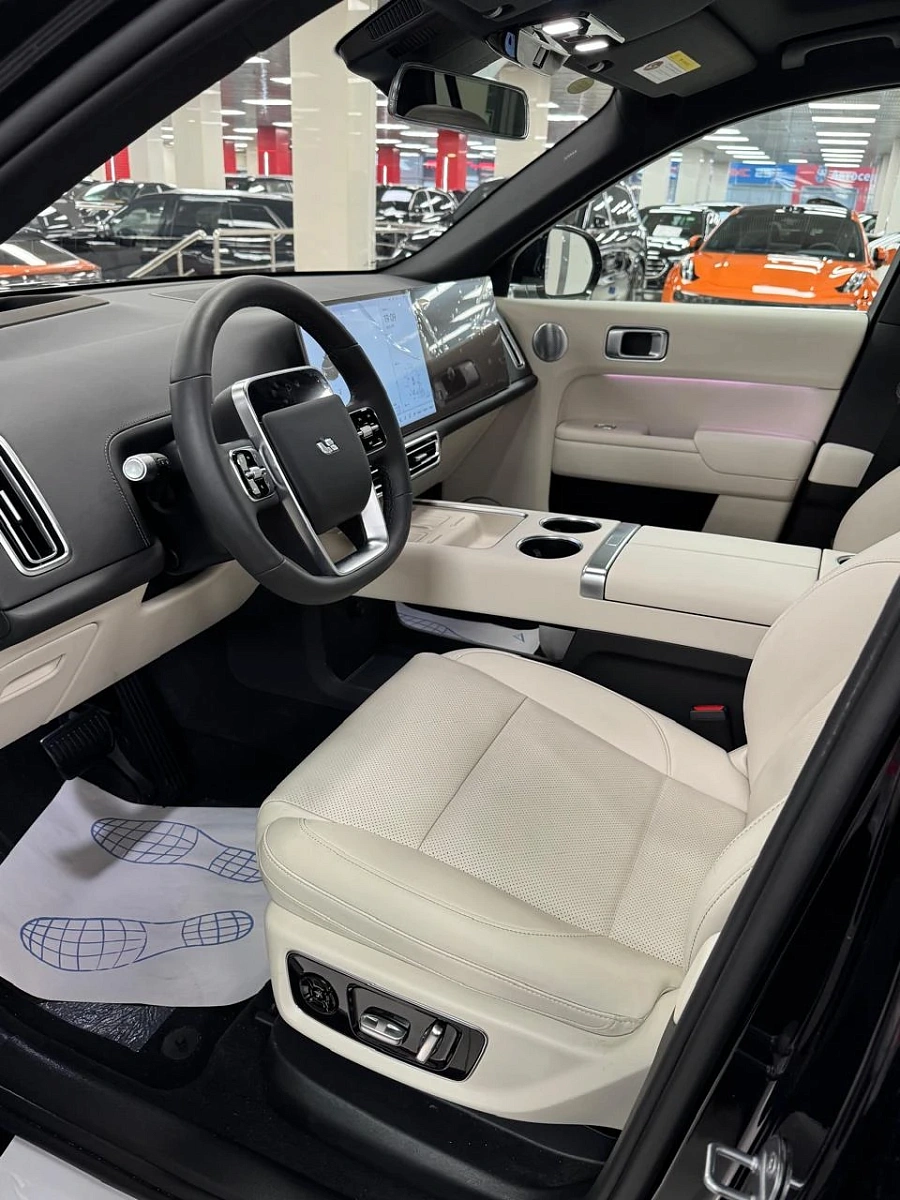 LiXiang L9, 2024г., полный привод, автомат