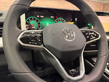 Volkswagen Tavendor, 2025г, полный привод, робот