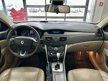 Renault Latitude, 2010г, передний привод, вариатор