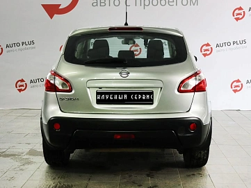 Nissan Qashqai, 2010г, передний привод, вариатор
