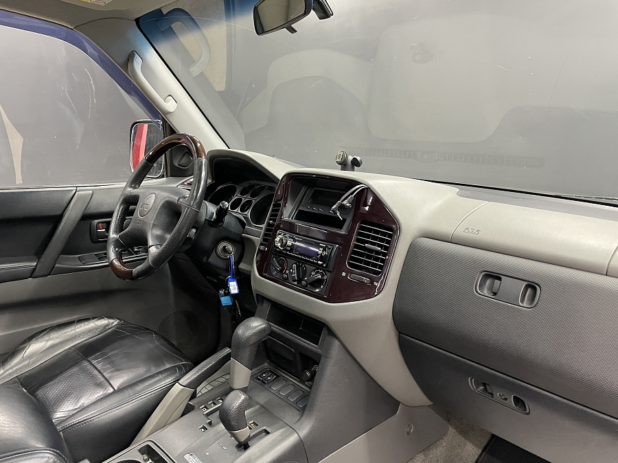 Mitsubishi Montero, 2001г., полный привод, автомат
