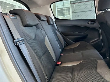 Peugeot 308, 2010г, передний привод, автомат