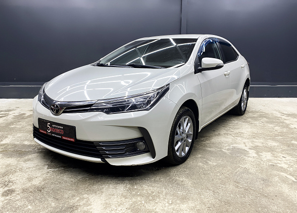 Toyota Corolla, 2016г., передний привод, вариатор