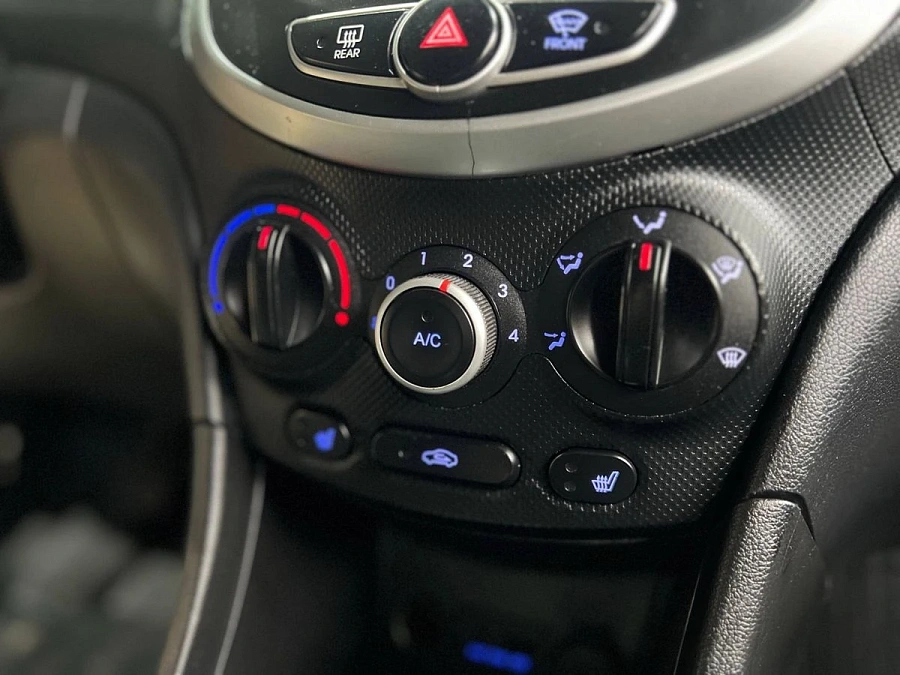 Hyundai Solaris, 2013г., передний привод, механика