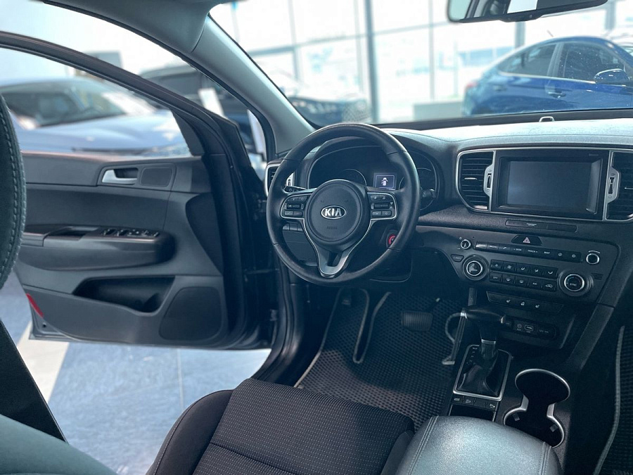 Kia Sportage, 2017г., передний привод, автомат