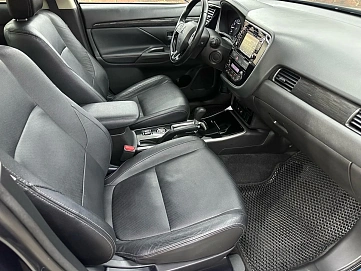 Mitsubishi Outlander, 2017г, полный привод, вариатор
