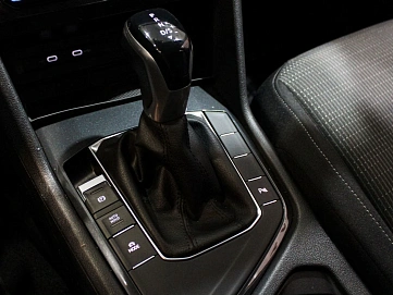 Volkswagen Tiguan, 2021г, передний привод, робот