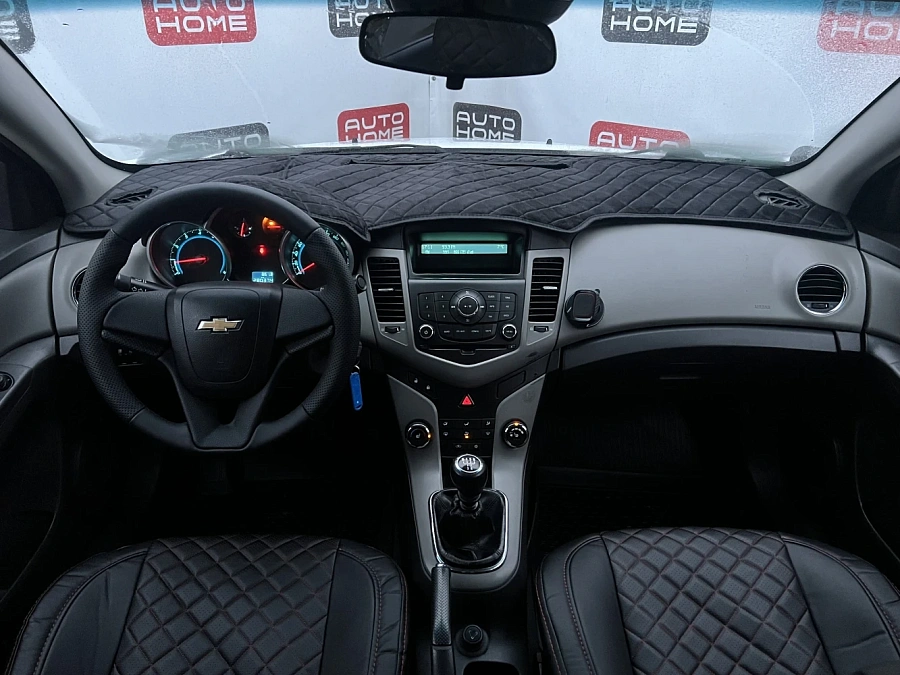 Chevrolet Cruze, 2011г., передний привод, механика