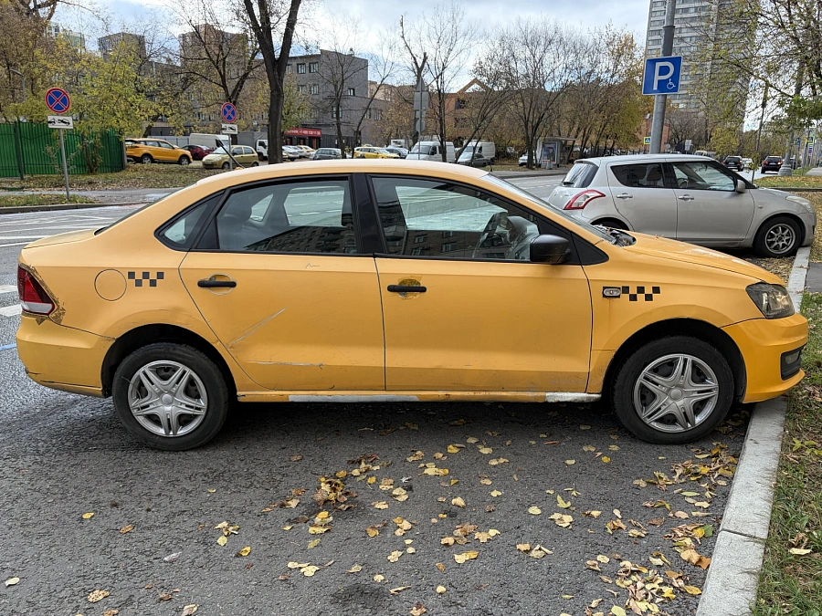 Volkswagen Polo, 2016г., передний привод, механика