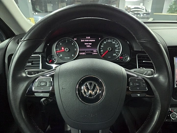 Volkswagen Touareg, 2010г, полный привод, автомат