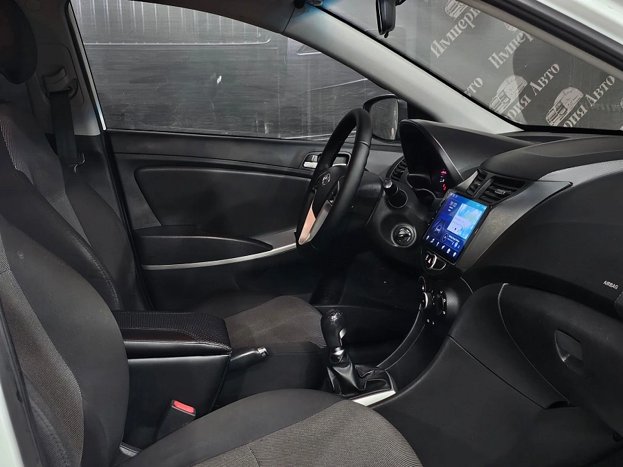 Hyundai Solaris, 2013г., передний привод, механика