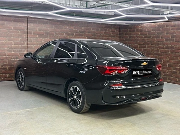 Chevrolet Monza, 2023г, передний привод, автомат