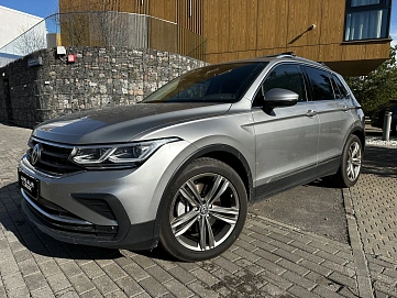 Volkswagen Tiguan, 2021г, полный привод, робот
