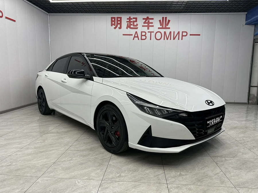 Hyundai Elantra, 2022г., передний привод, вариатор