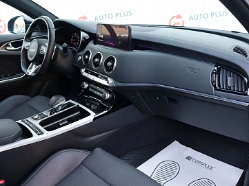 Kia Stinger, 2023г, полный привод, автомат