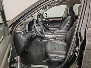 Toyota Highlander, 2025г, полный привод, автомат