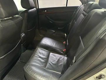 Toyota Avensis, 2004г, передний привод, автомат