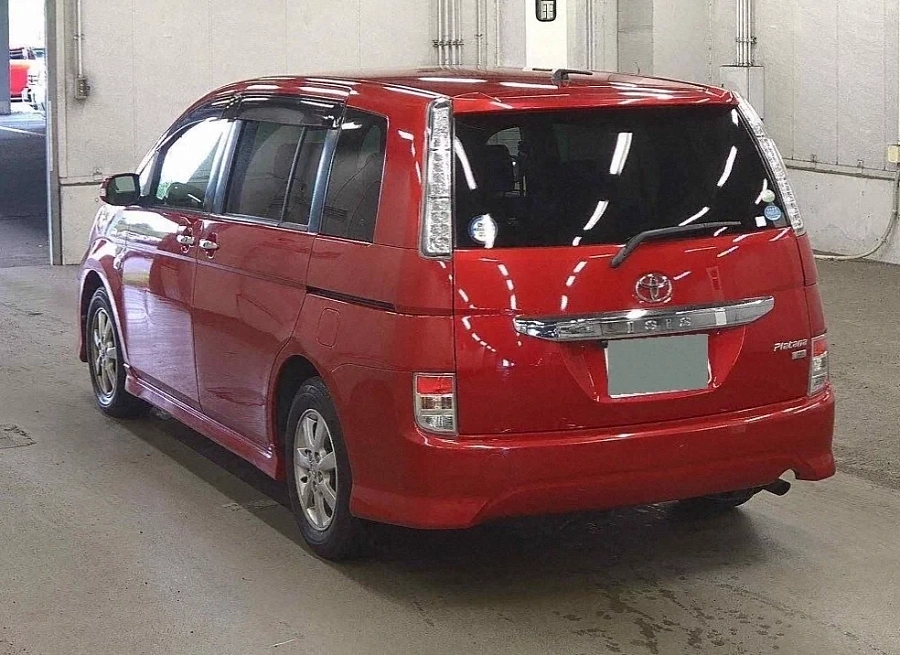 Toyota ISis, 2011г., передний привод, вариатор