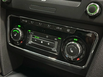Skoda Superb, 2010г, передний привод, робот