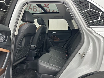Audi Q3, 2021г, передний привод, робот
