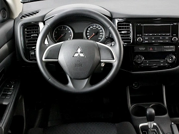 Mitsubishi Outlander, 2013г, передний привод, вариатор