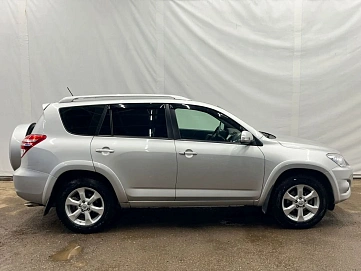Toyota RAV4, 2010г, полный привод, автомат
