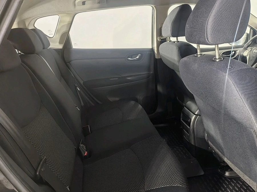 Nissan Tiida, 2015г., передний привод, механика
