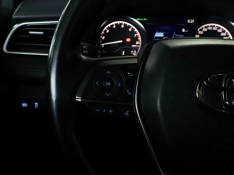 Toyota Camry, 2020г., передний привод, автомат