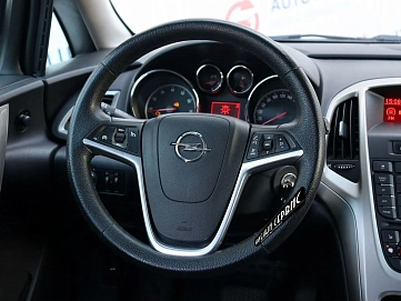 Opel Astra, 2010г, передний привод, автомат
