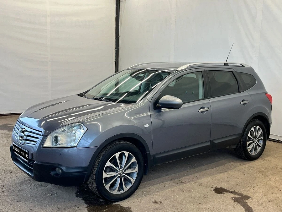 Nissan , 2009г., передний привод, механика