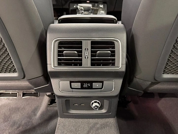 Audi , 2025г., полный привод, робот