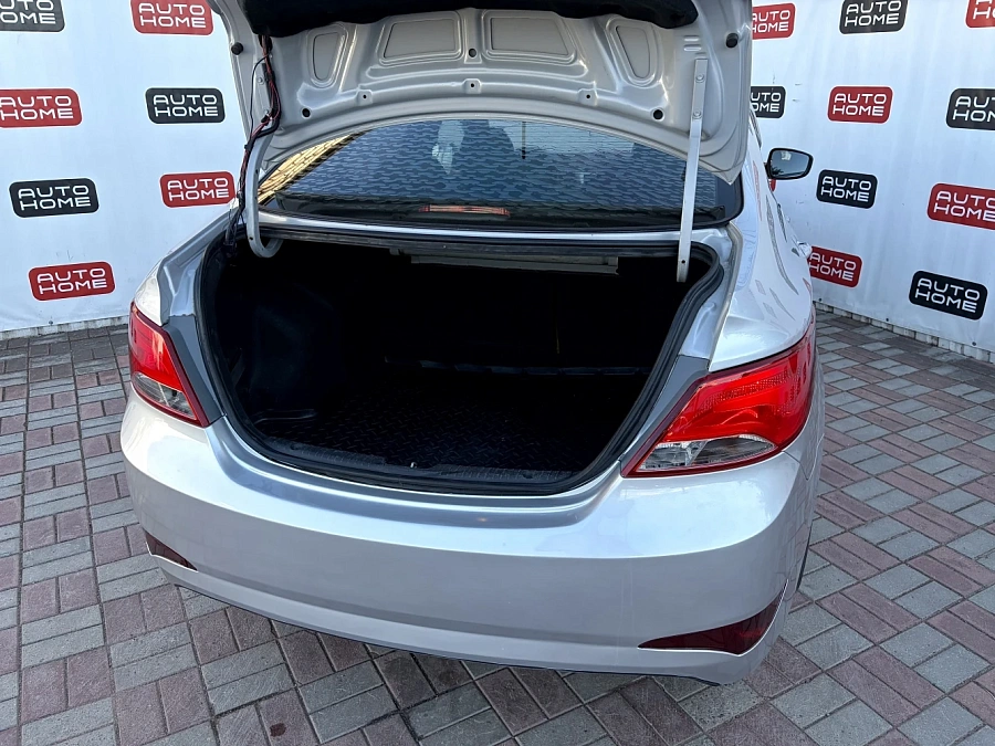 Hyundai Solaris, 2016г., передний привод, автомат