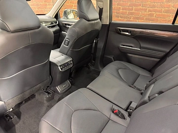 Toyota Highlander, 2025г, полный привод, автомат