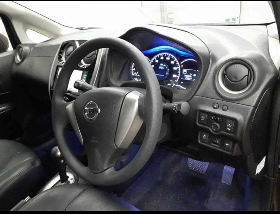 Nissan Note, 2015г., передний привод, вариатор