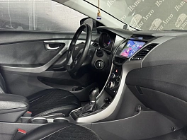 Hyundai Elantra, 2015г, передний привод, автомат