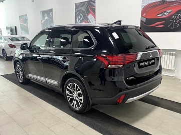 Mitsubishi Outlander, 2018г, полный привод, вариатор