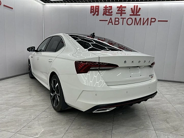 Skoda Octavia, 2022г, передний привод, робот