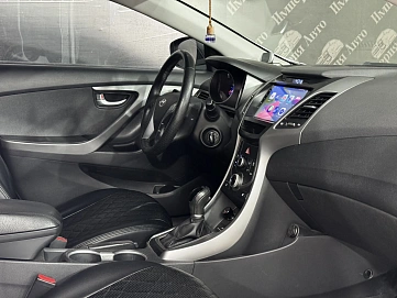 Hyundai Elantra, 2015г, передний привод, автомат