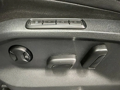 Volkswagen Tiguan, 2020г, полный привод, робот