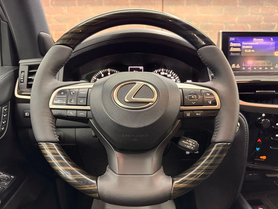 Lexus LX, 2017г., полный привод, автомат