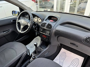 Peugeot 206, 2008г, передний привод, механика