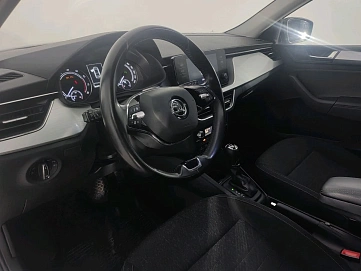 Skoda Rapid, 2021г, передний привод, робот
